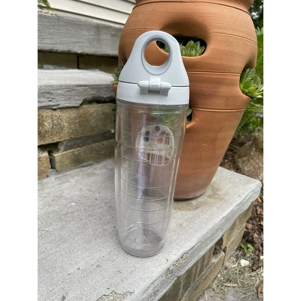 Tervis Nana Floral 24oz Insulated Tumbler with Flip Lid Made in USA Flower Print